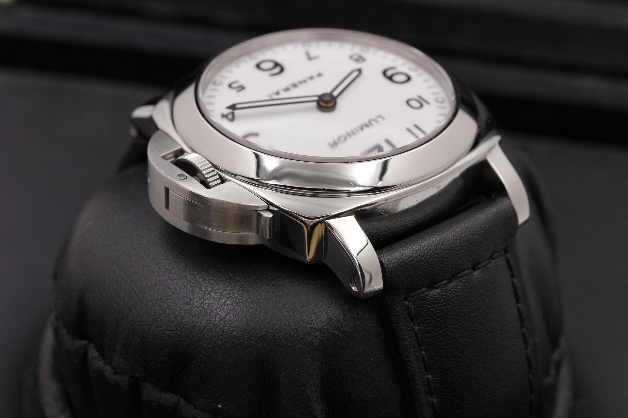 Watch Image 4