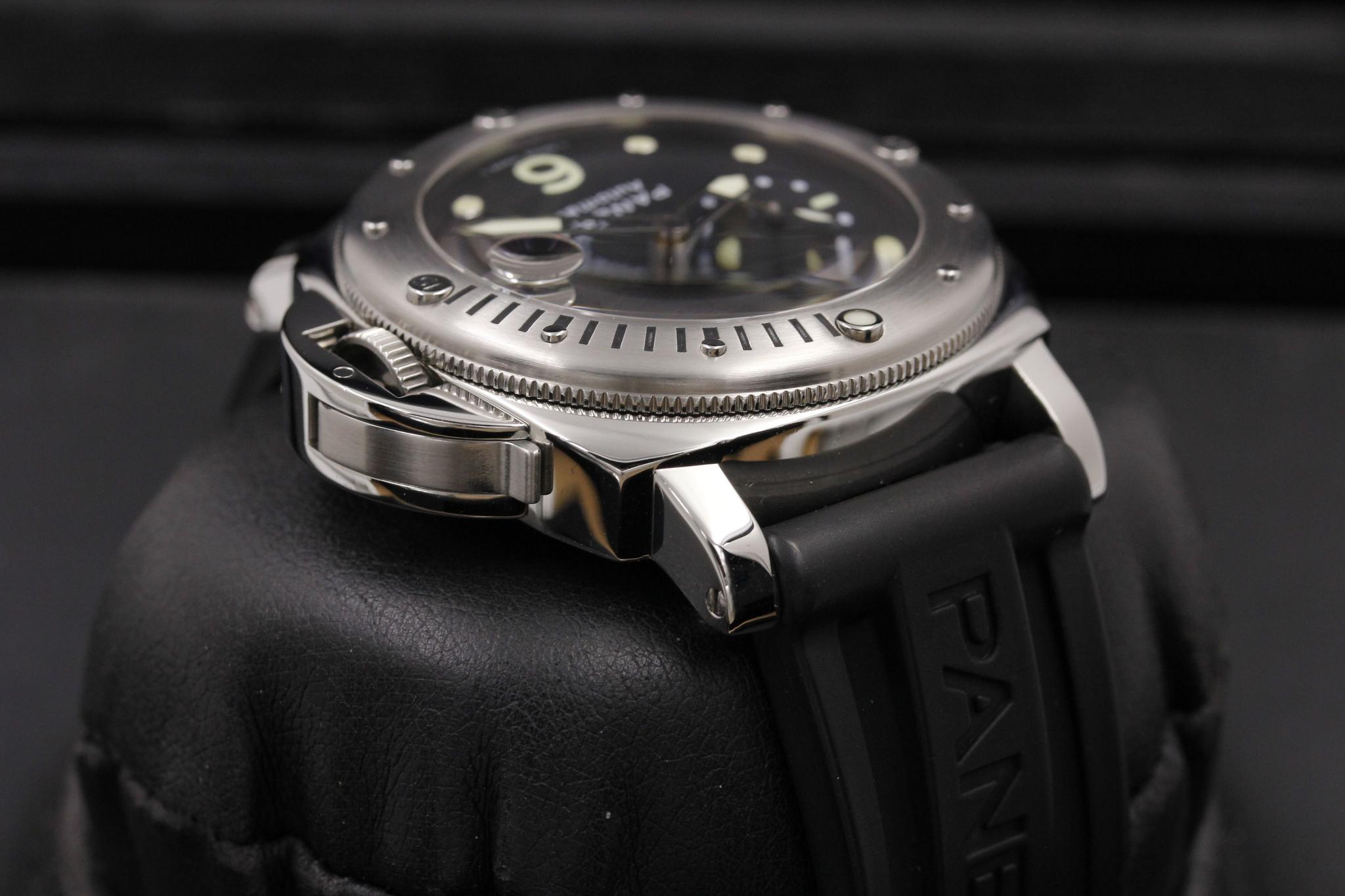Watch Image 4