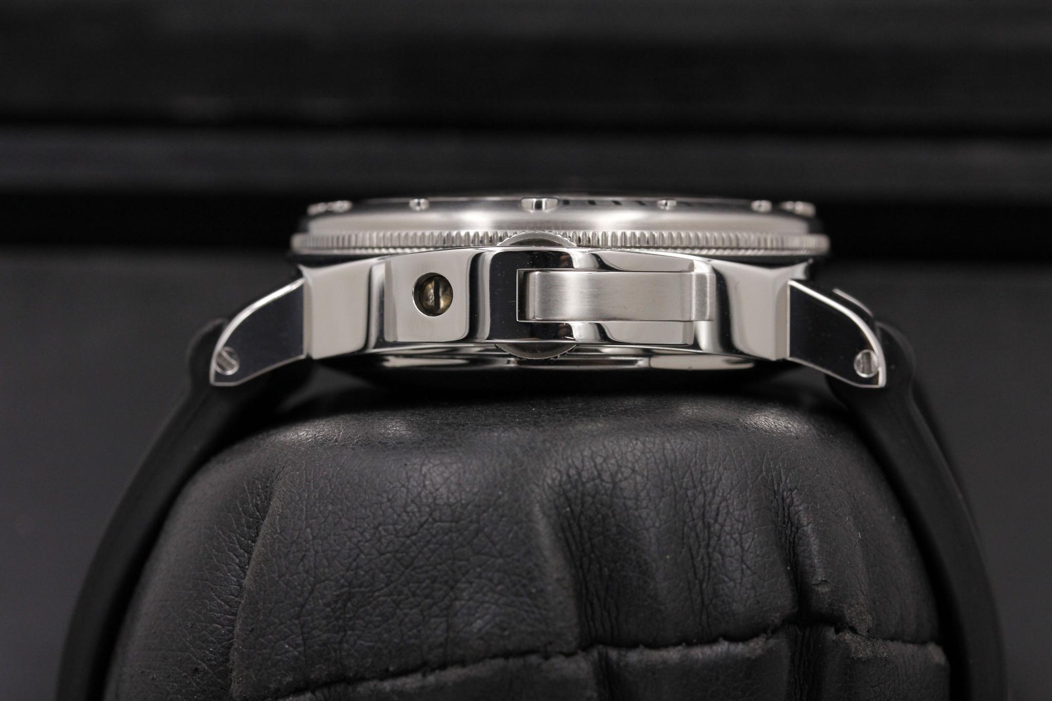 Watch Image 3