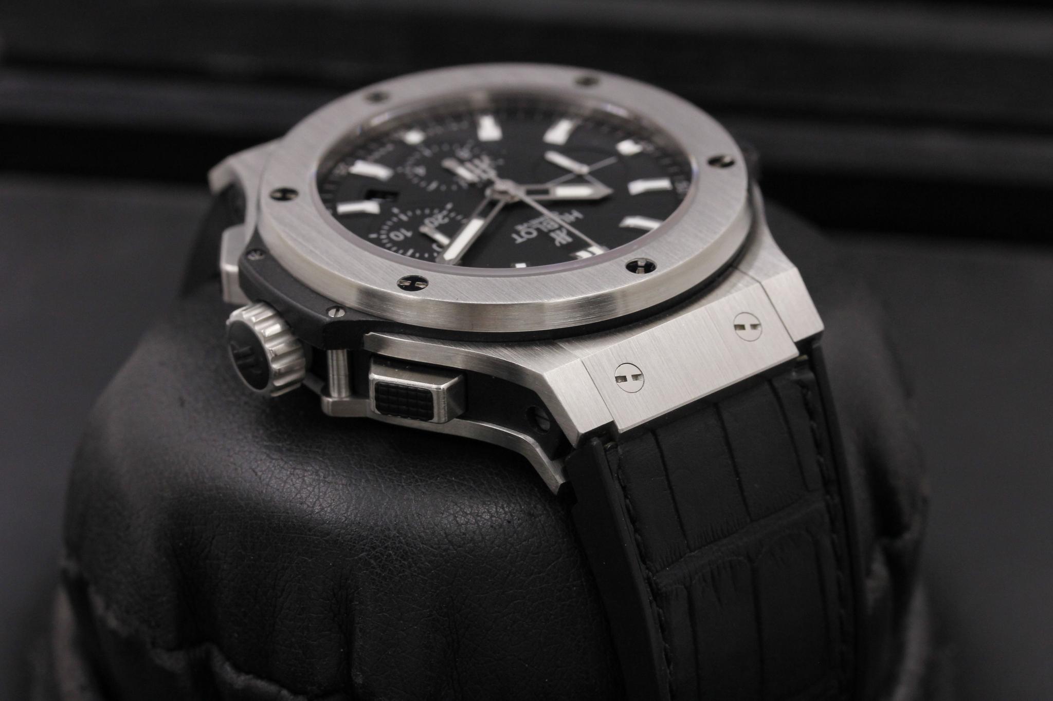 Watch Image 4