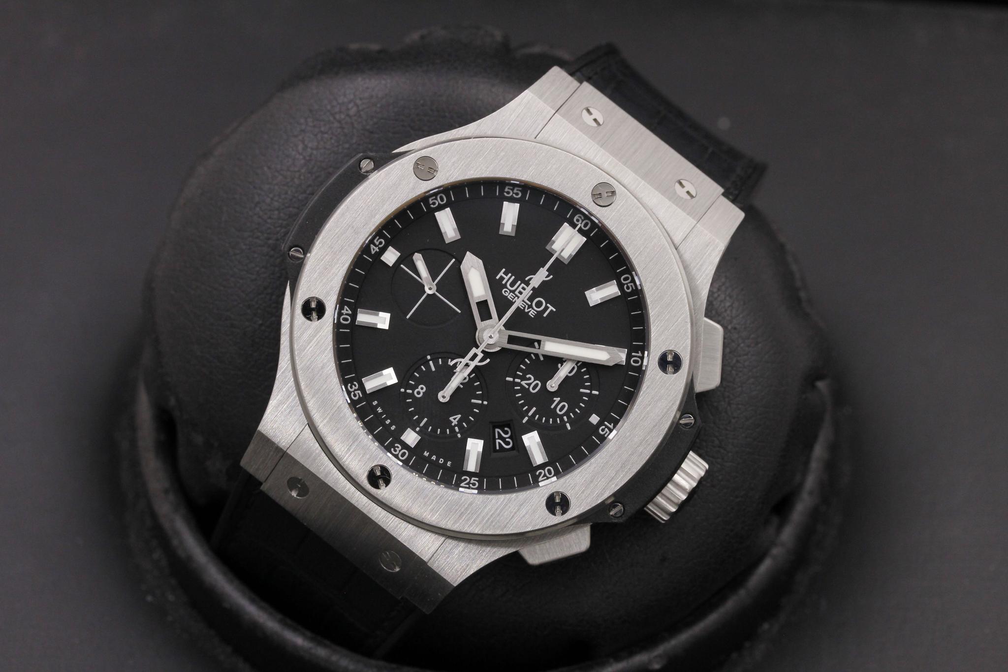 Watch Image 9