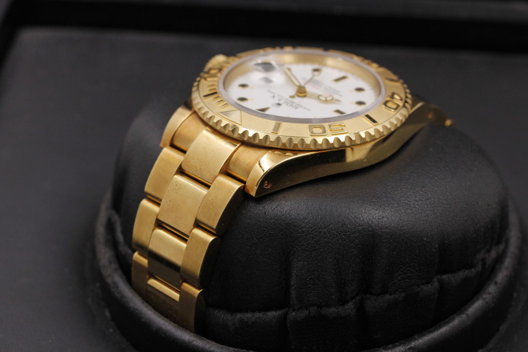 Watch Image 6