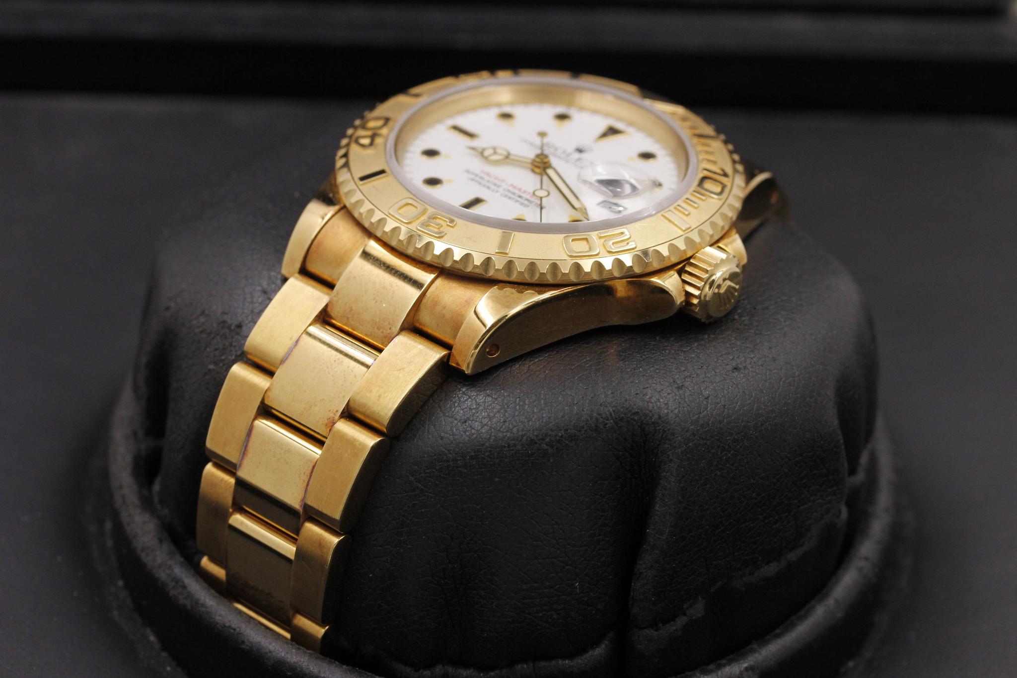 Watch Image 3