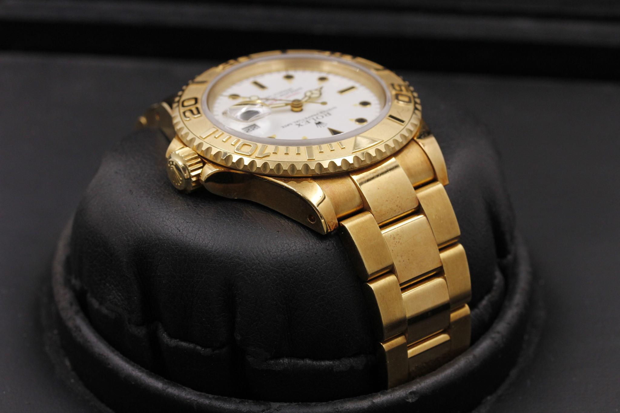 Watch Image 5