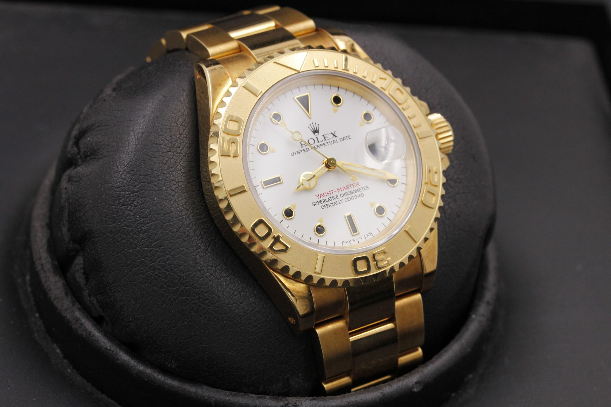 Watch Image 13