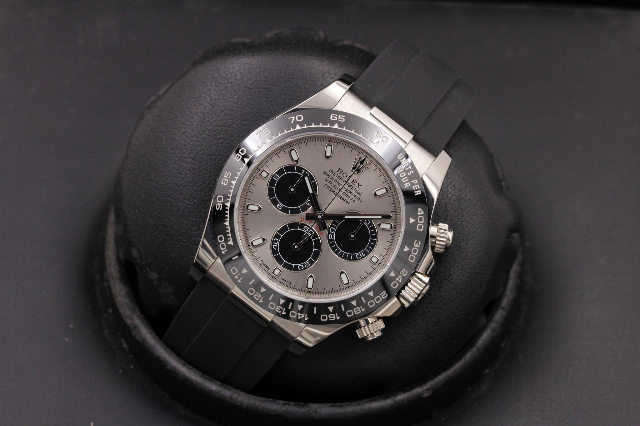 Watch Image 9