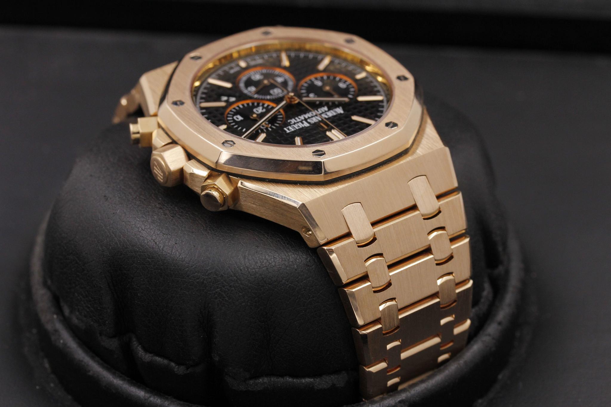 Watch Image 4