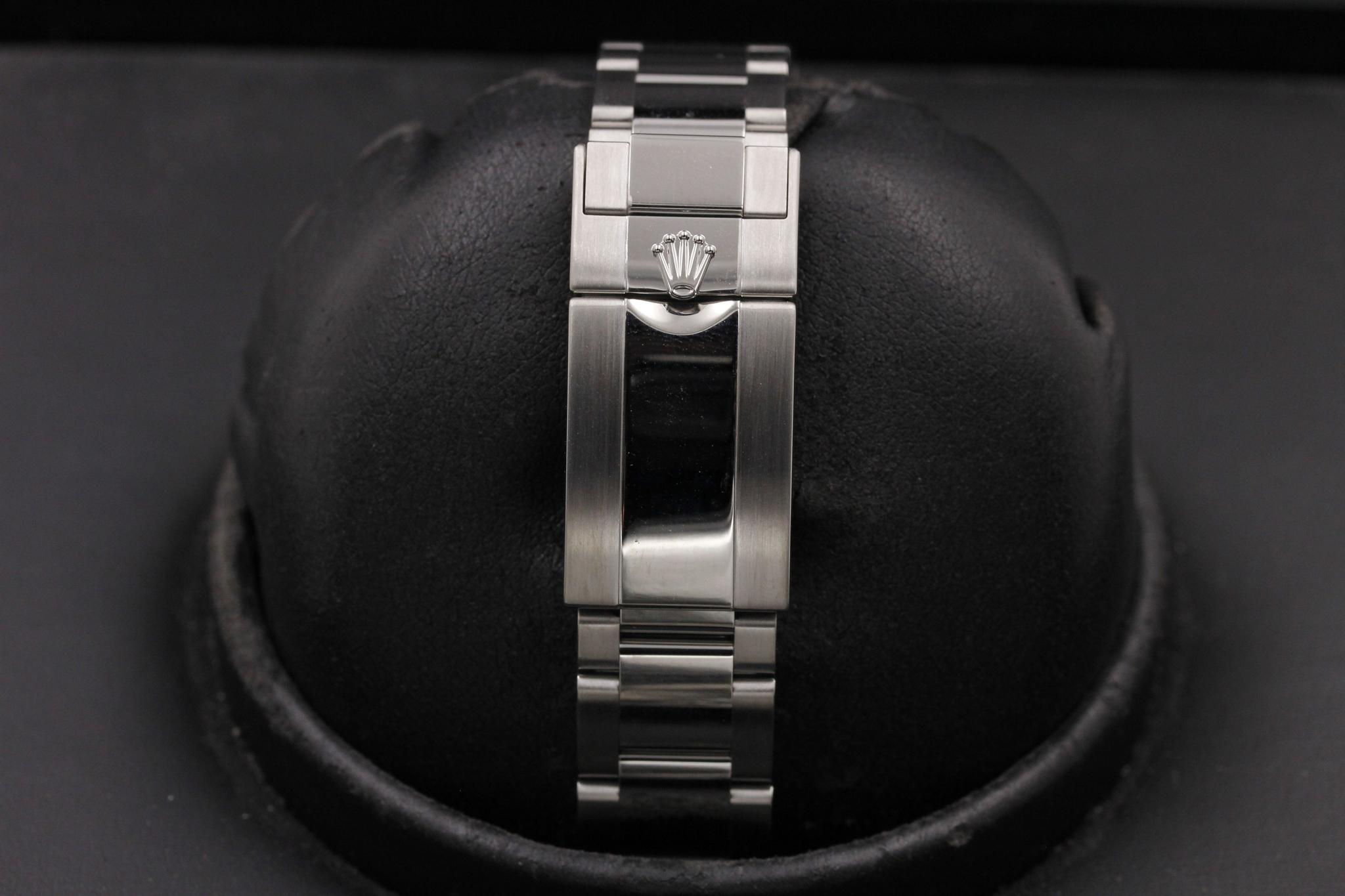 Watch Image 8