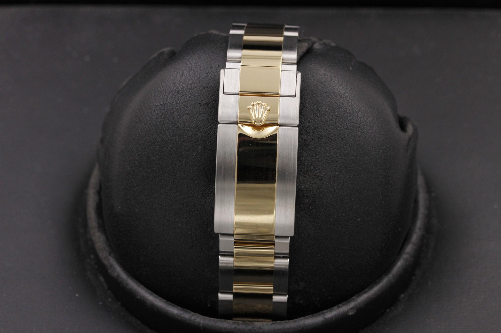Watch Image 8