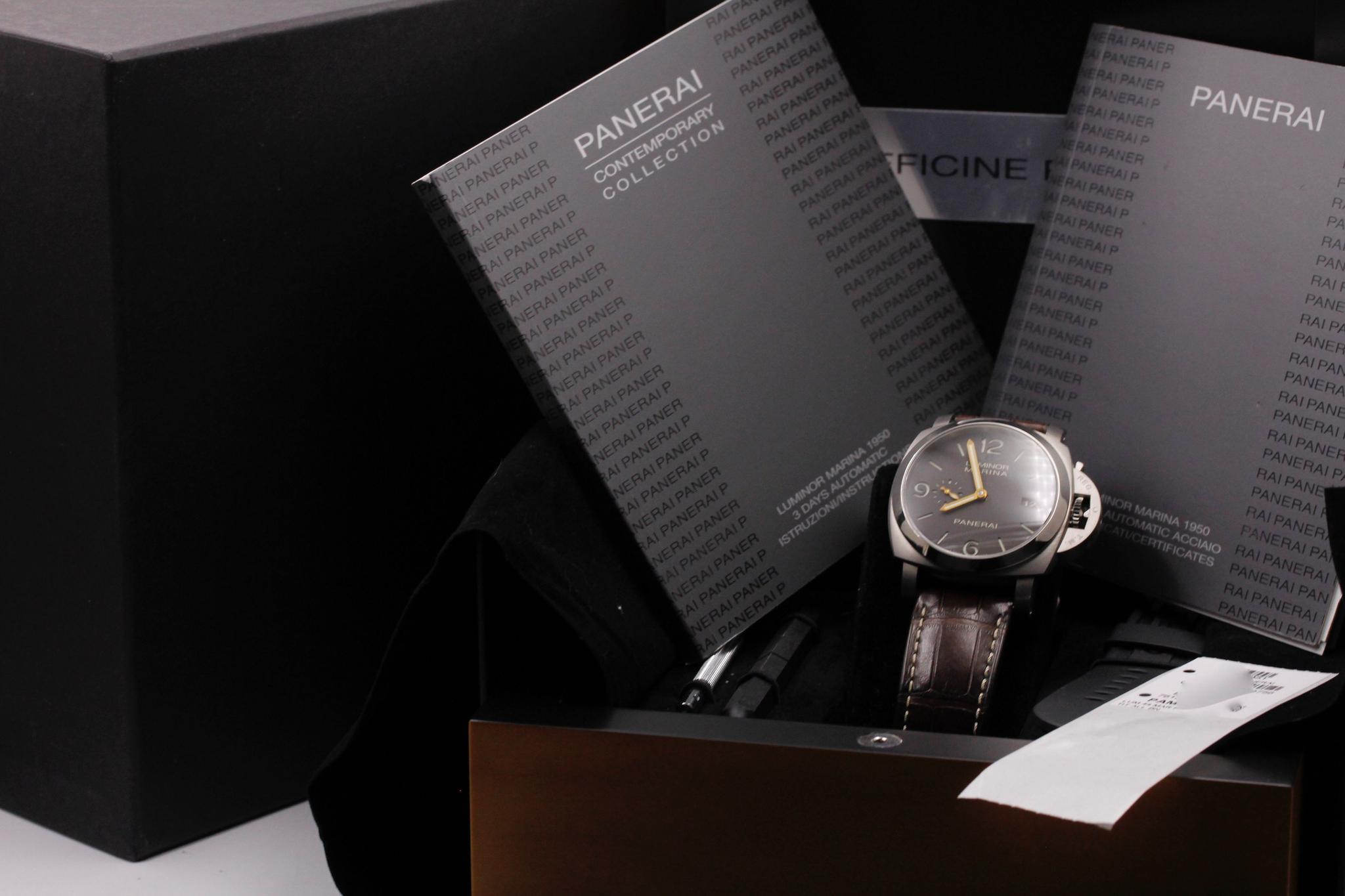 Watch Image 12