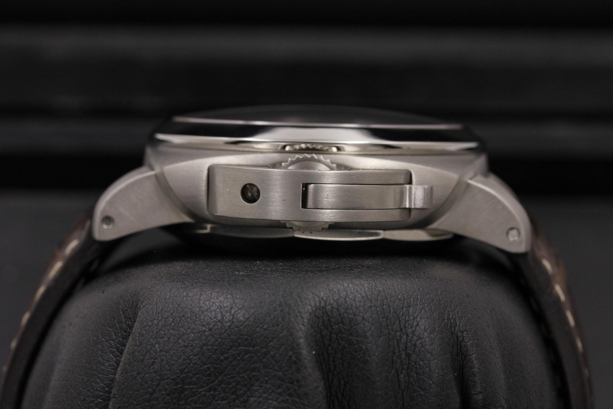 Watch Image 3
