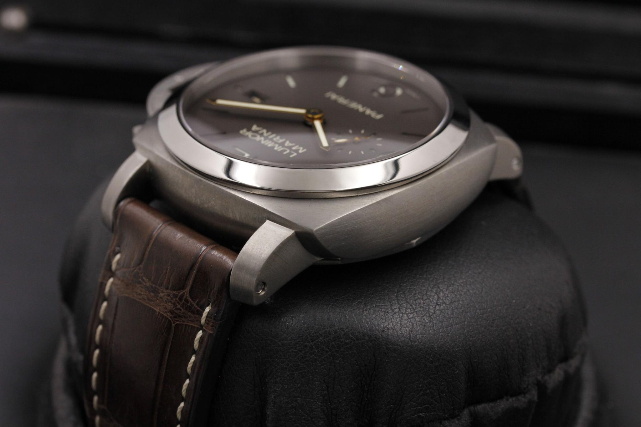 Watch Image 5