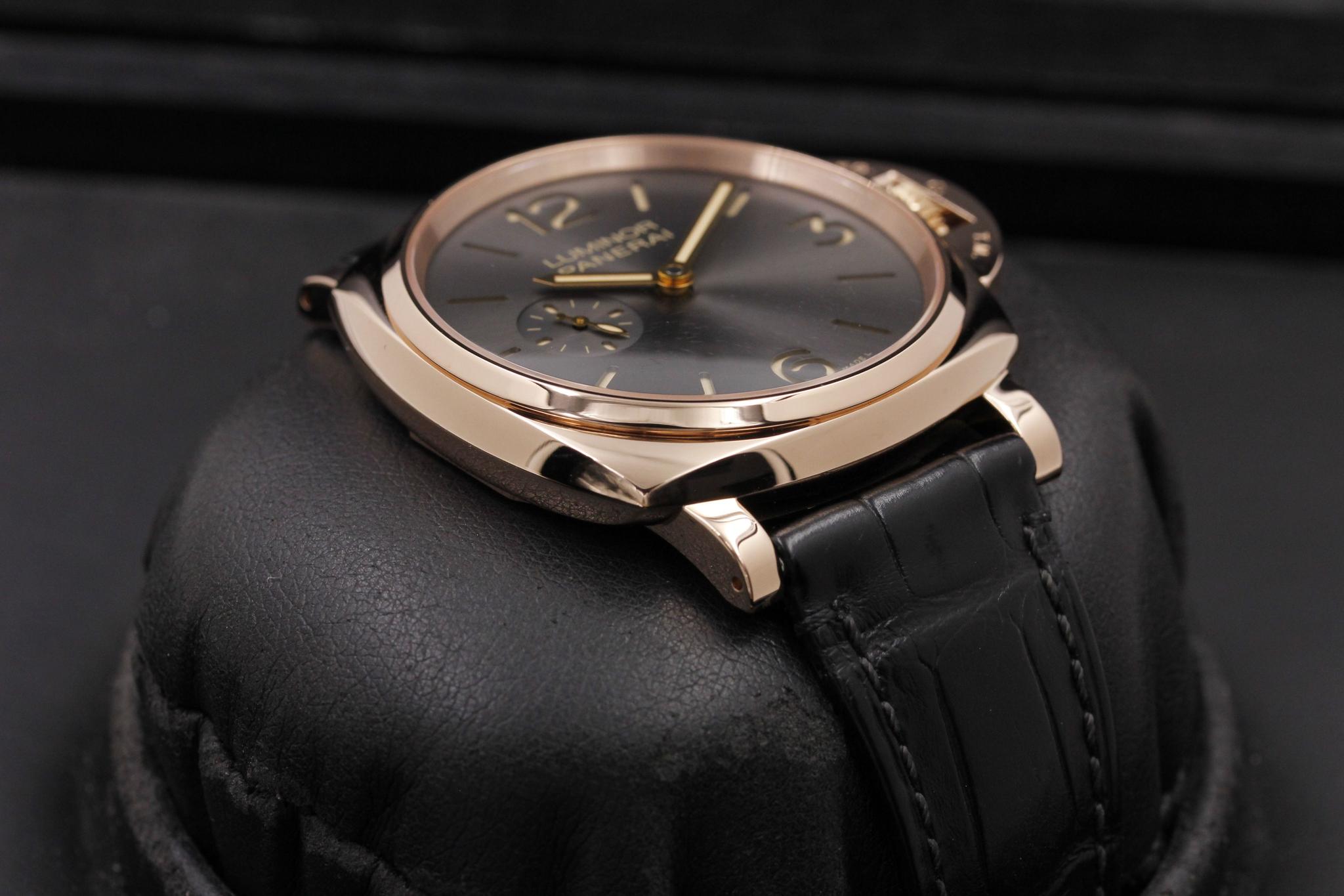 Watch Image 6