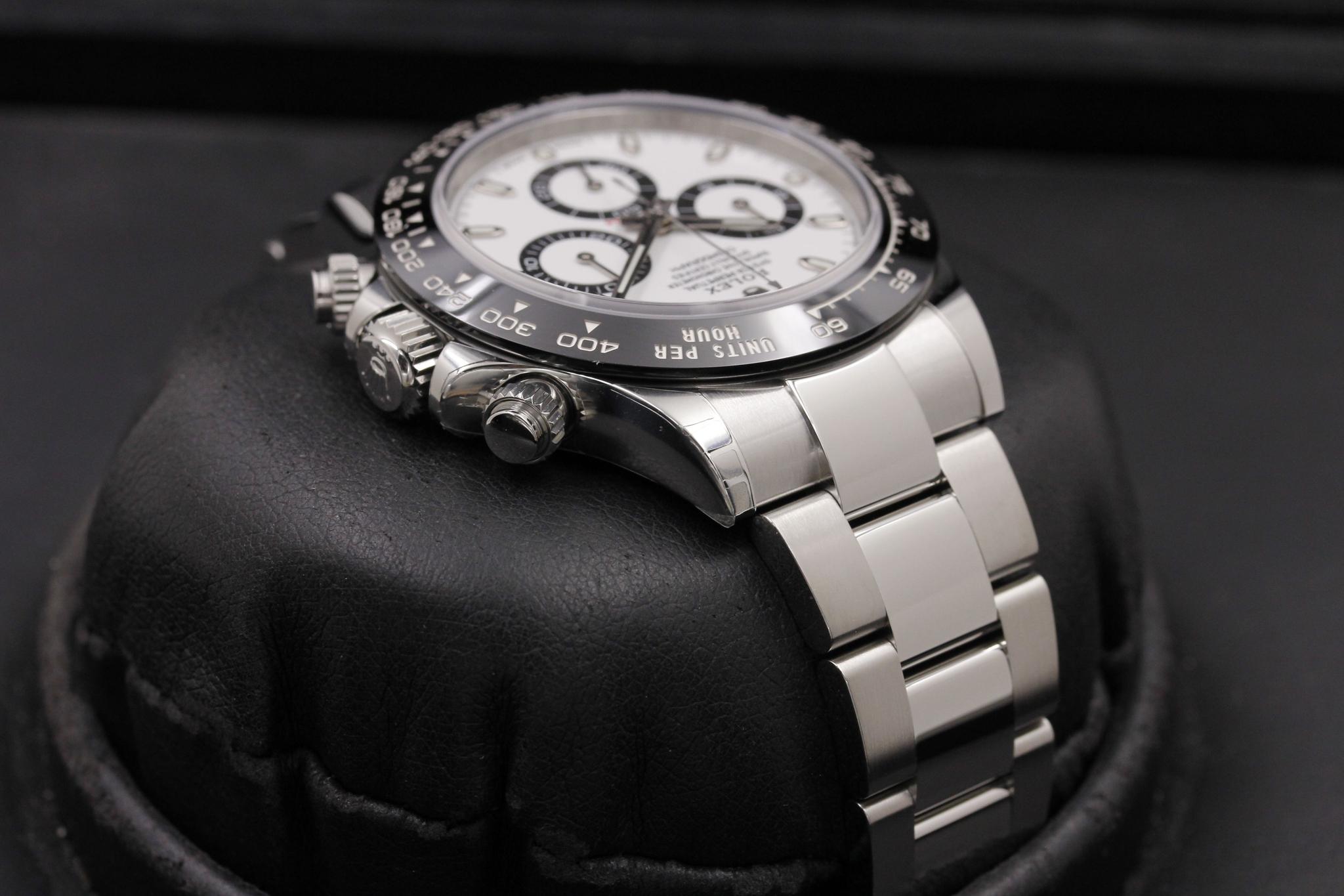 Watch Image 4