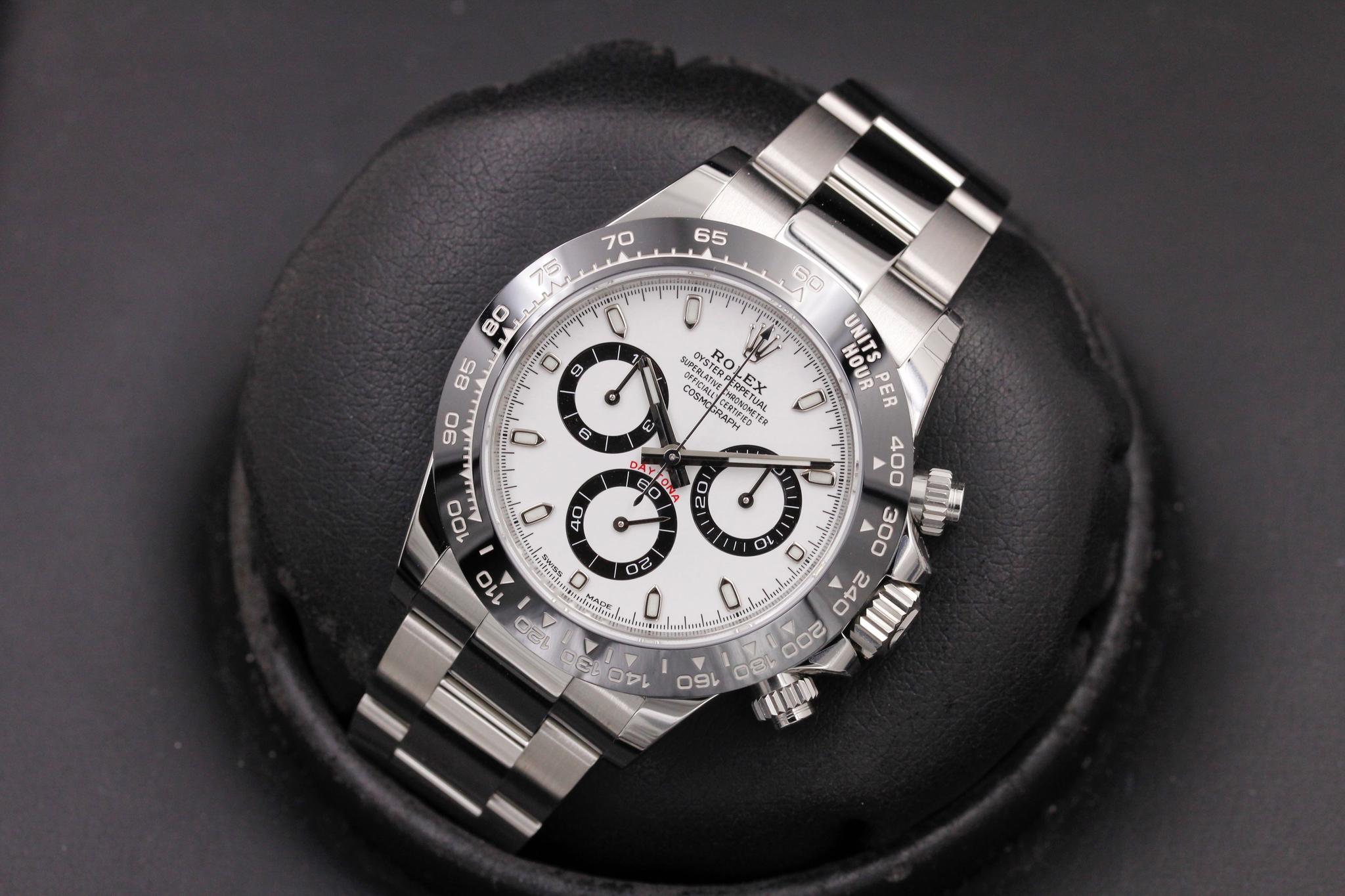 Watch Image 9
