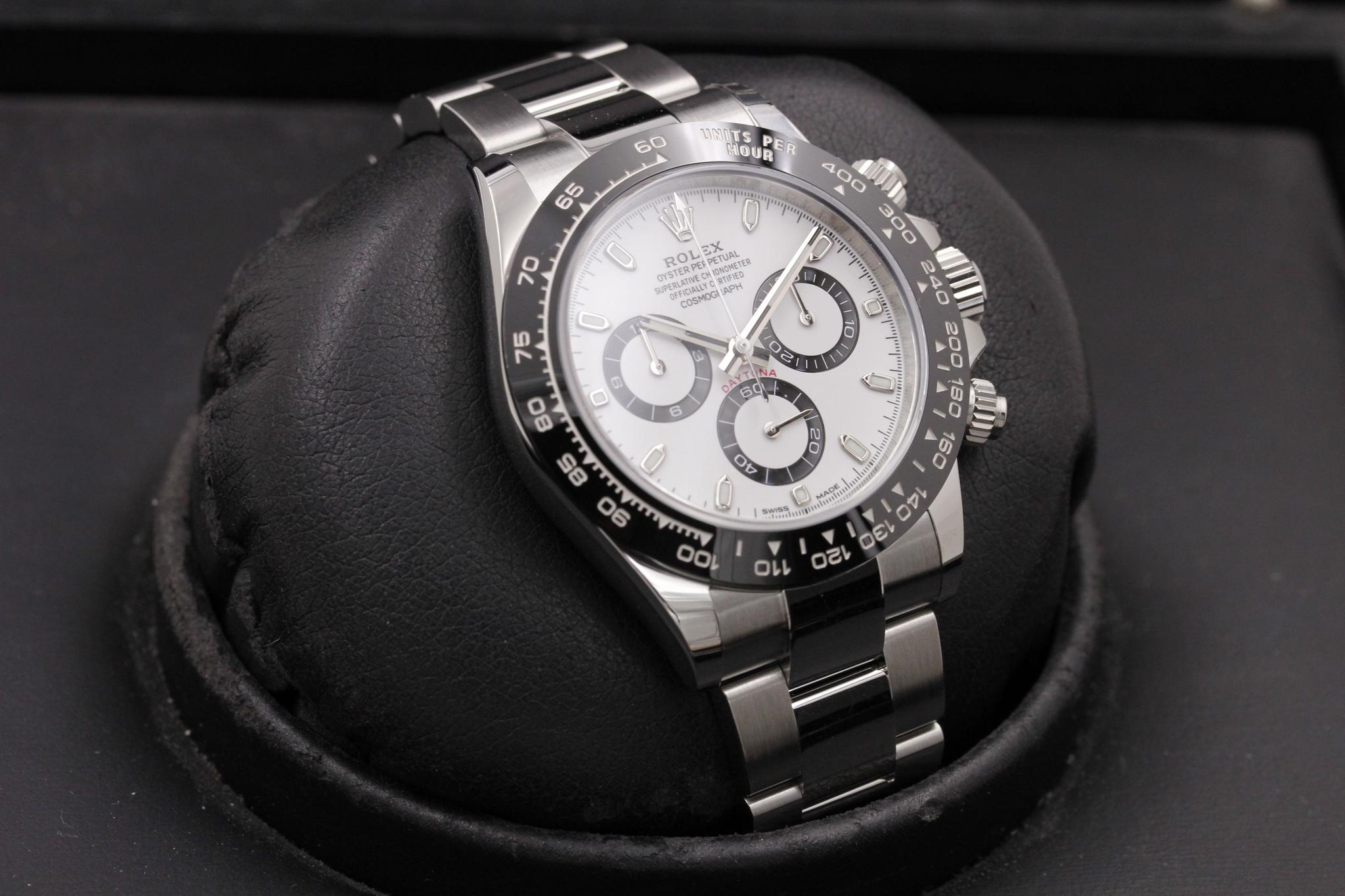 Watch Image 10