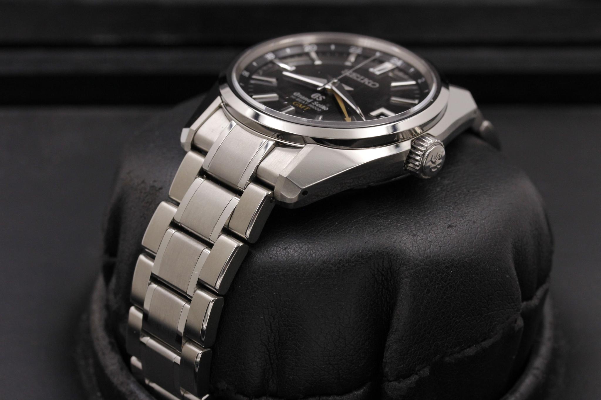 Watch Image 2