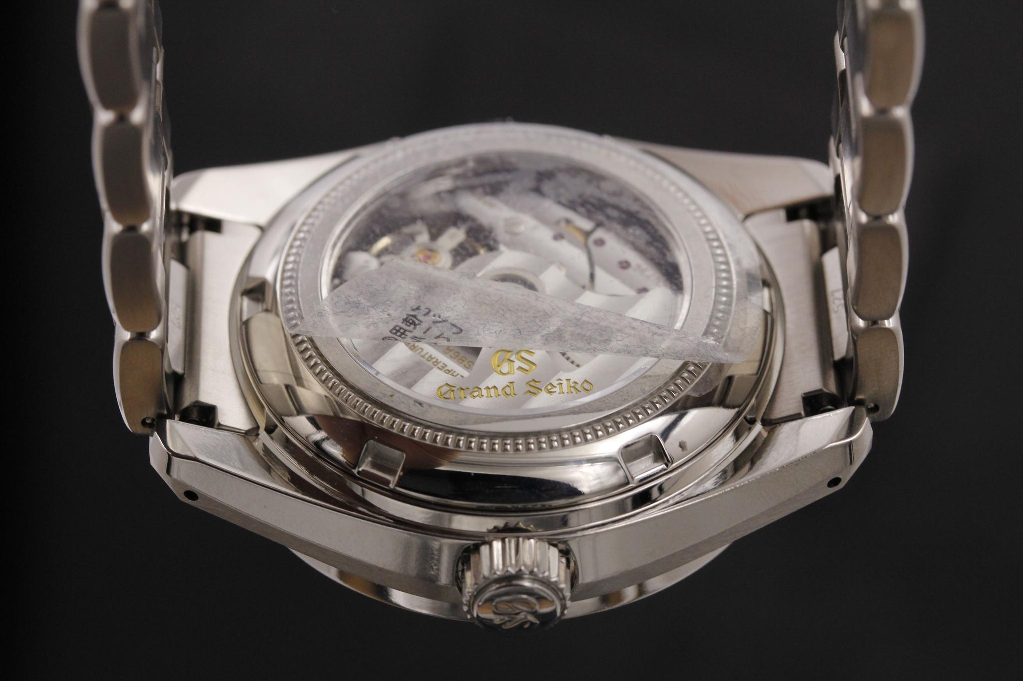 Watch Image 7