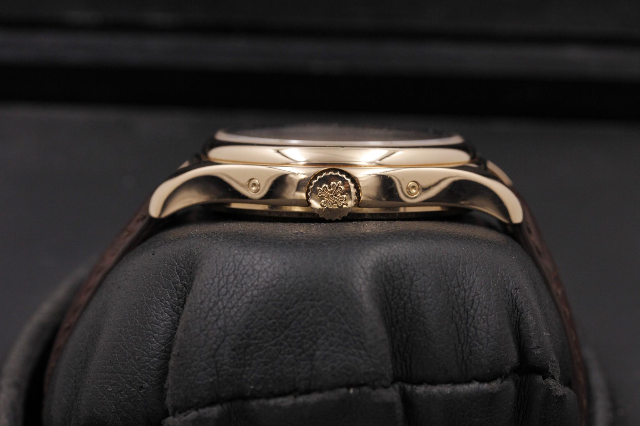Watch Image 3