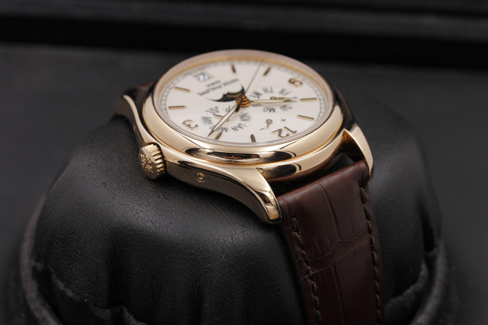 Watch Image 4