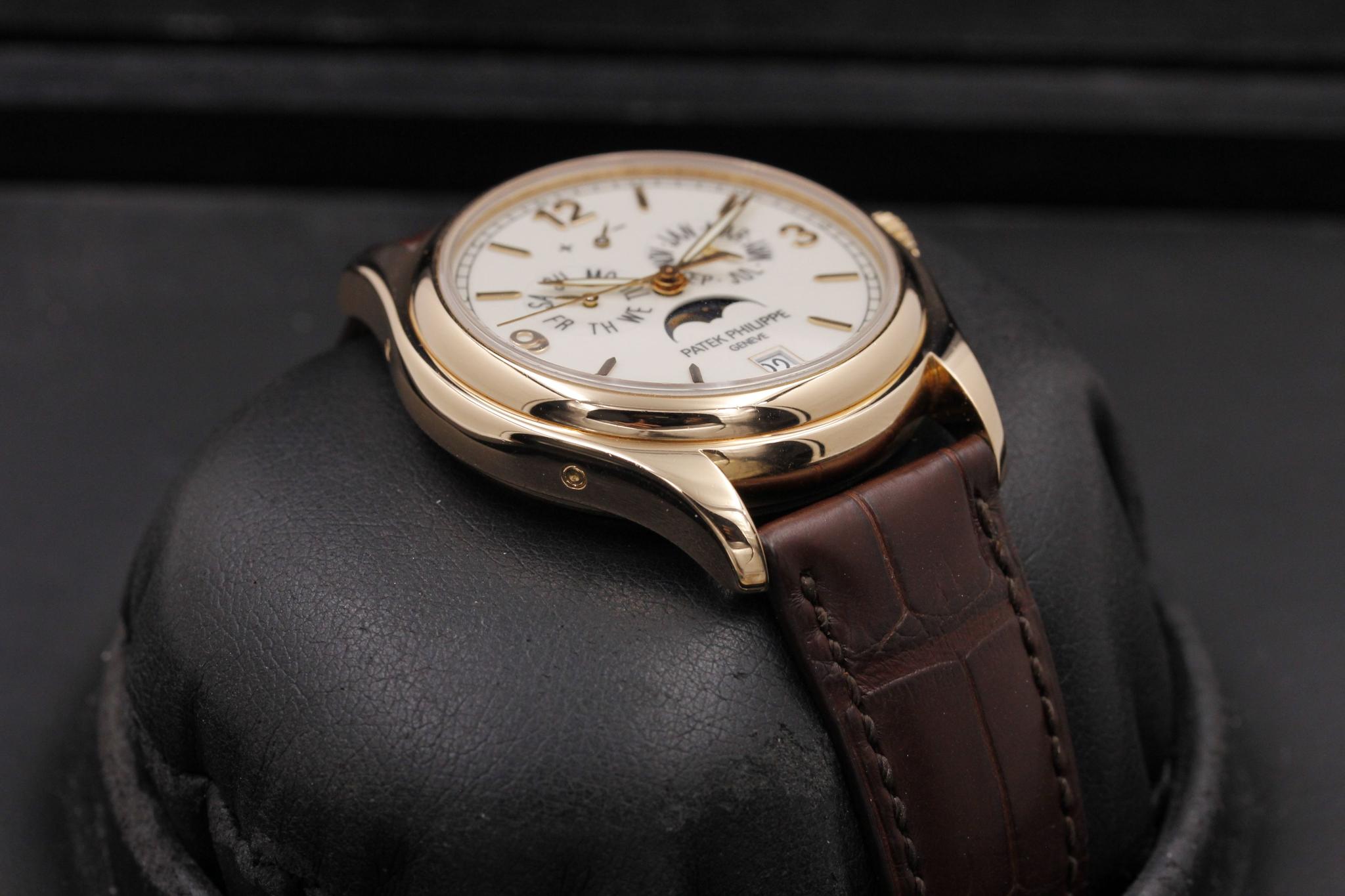 Watch Image 6
