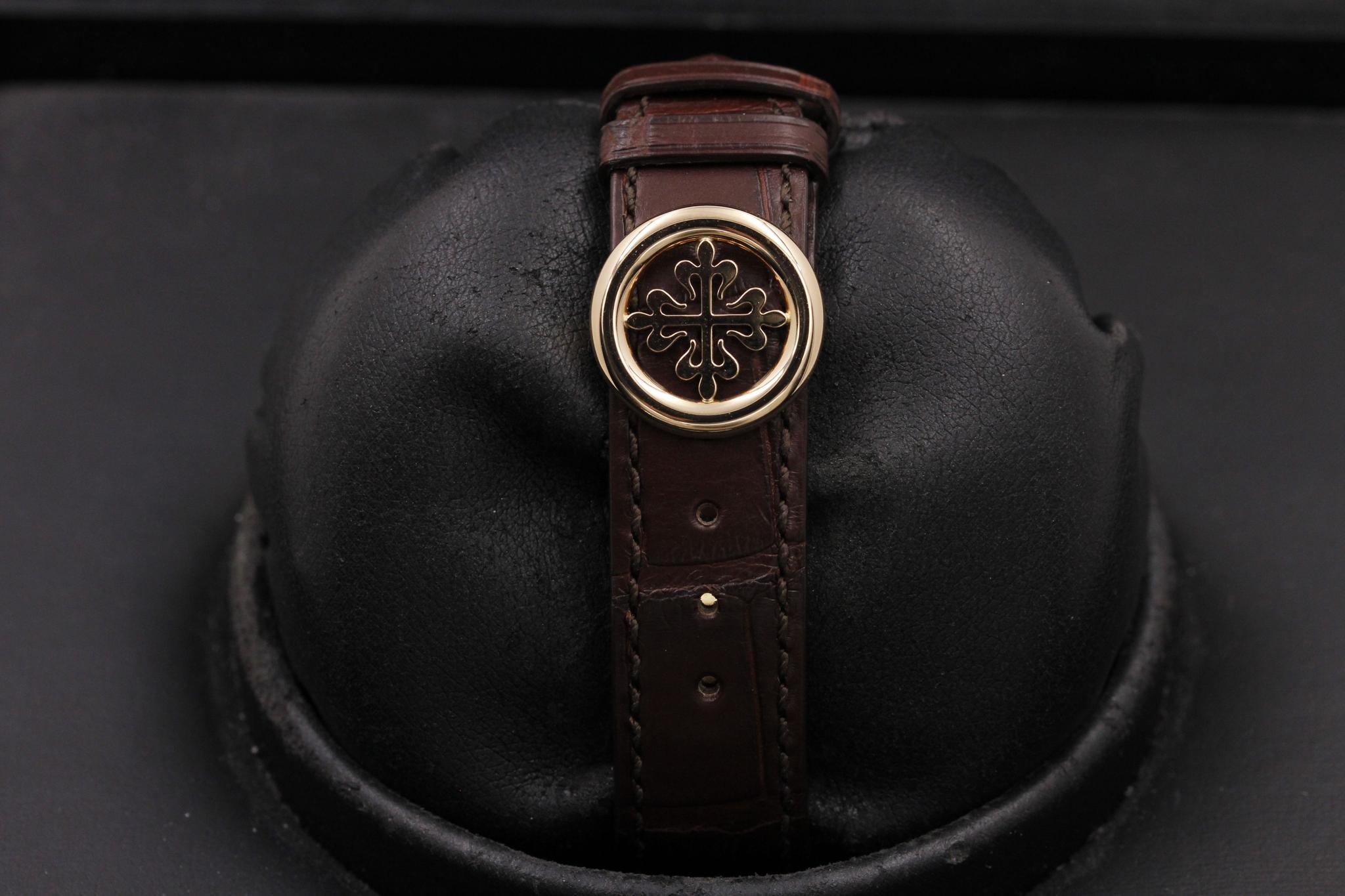 Watch Image 8