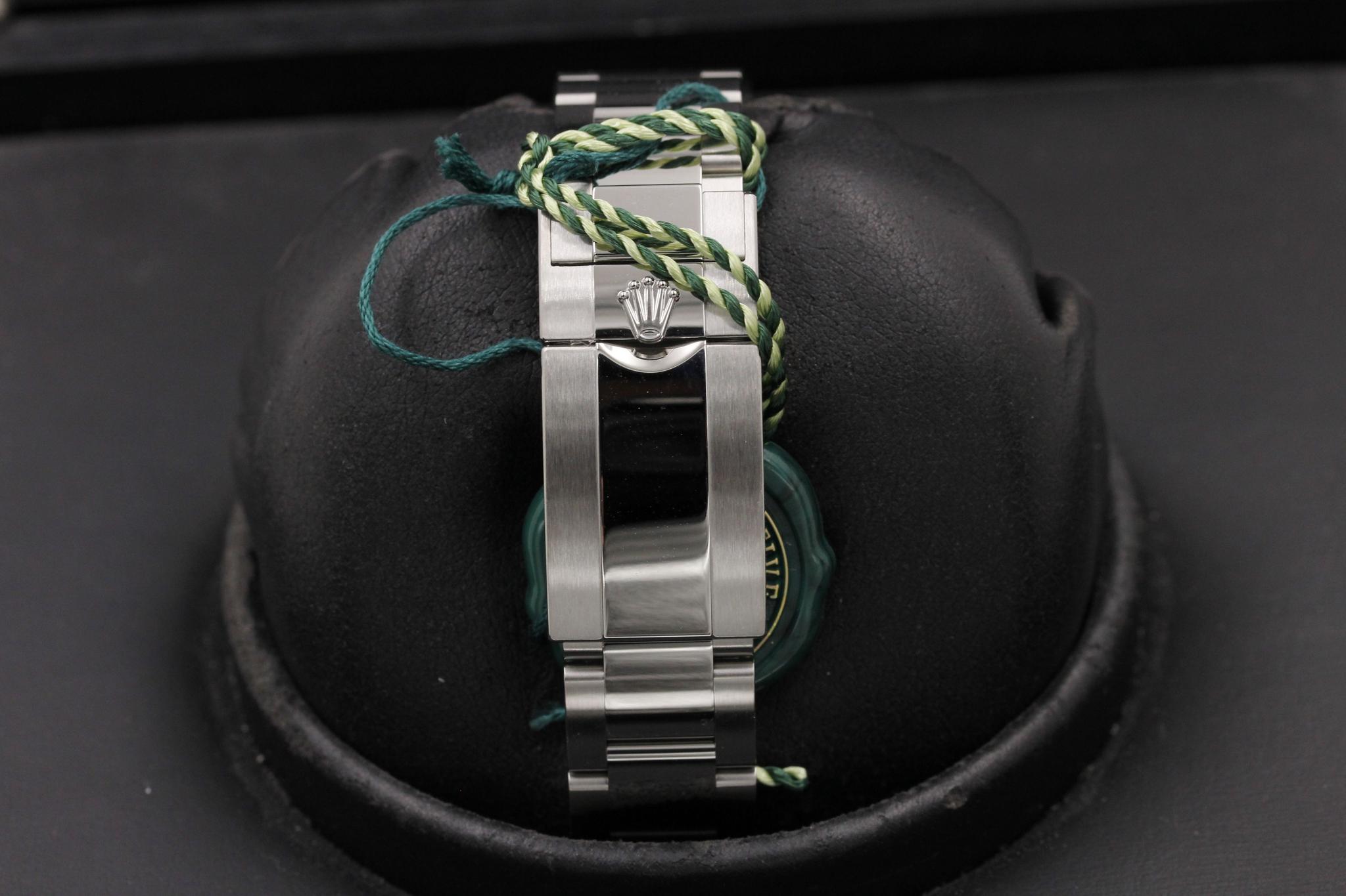 Watch Image 8