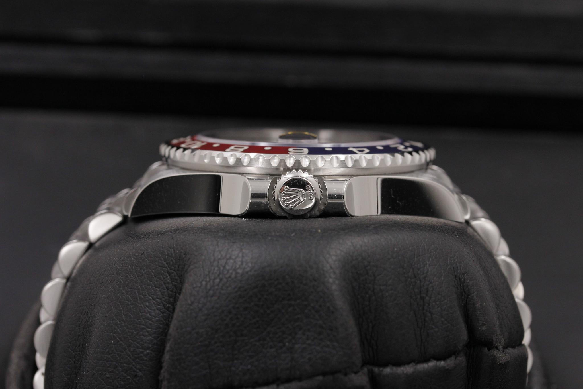 Watch Image 3