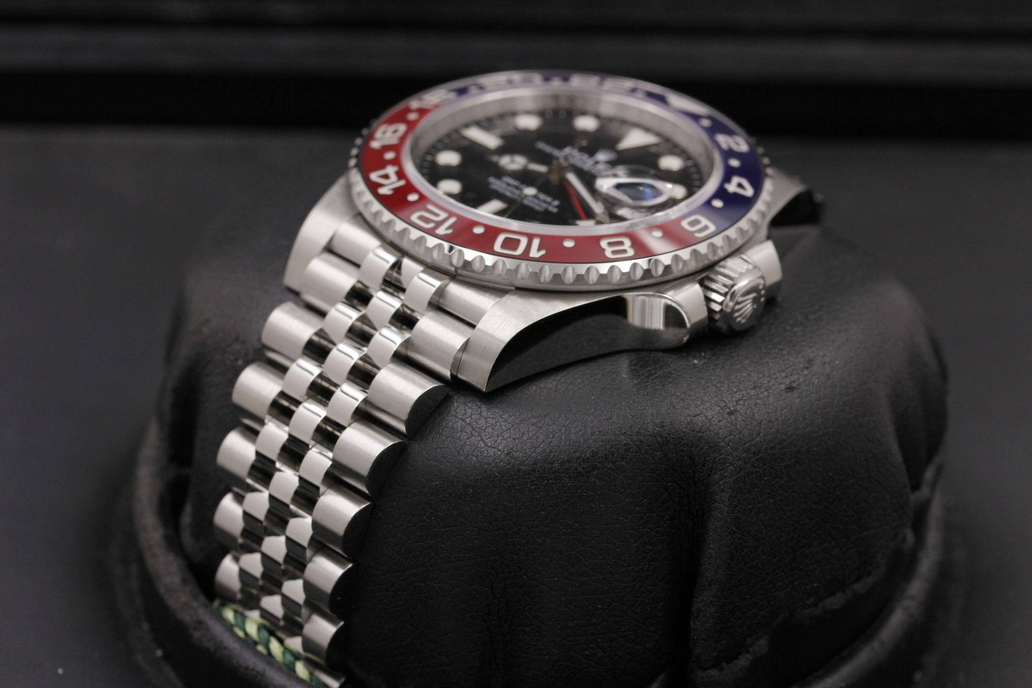 Watch Image 2