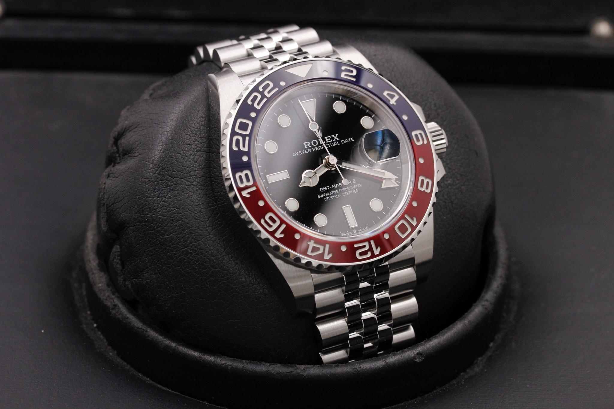 Watch Image 10