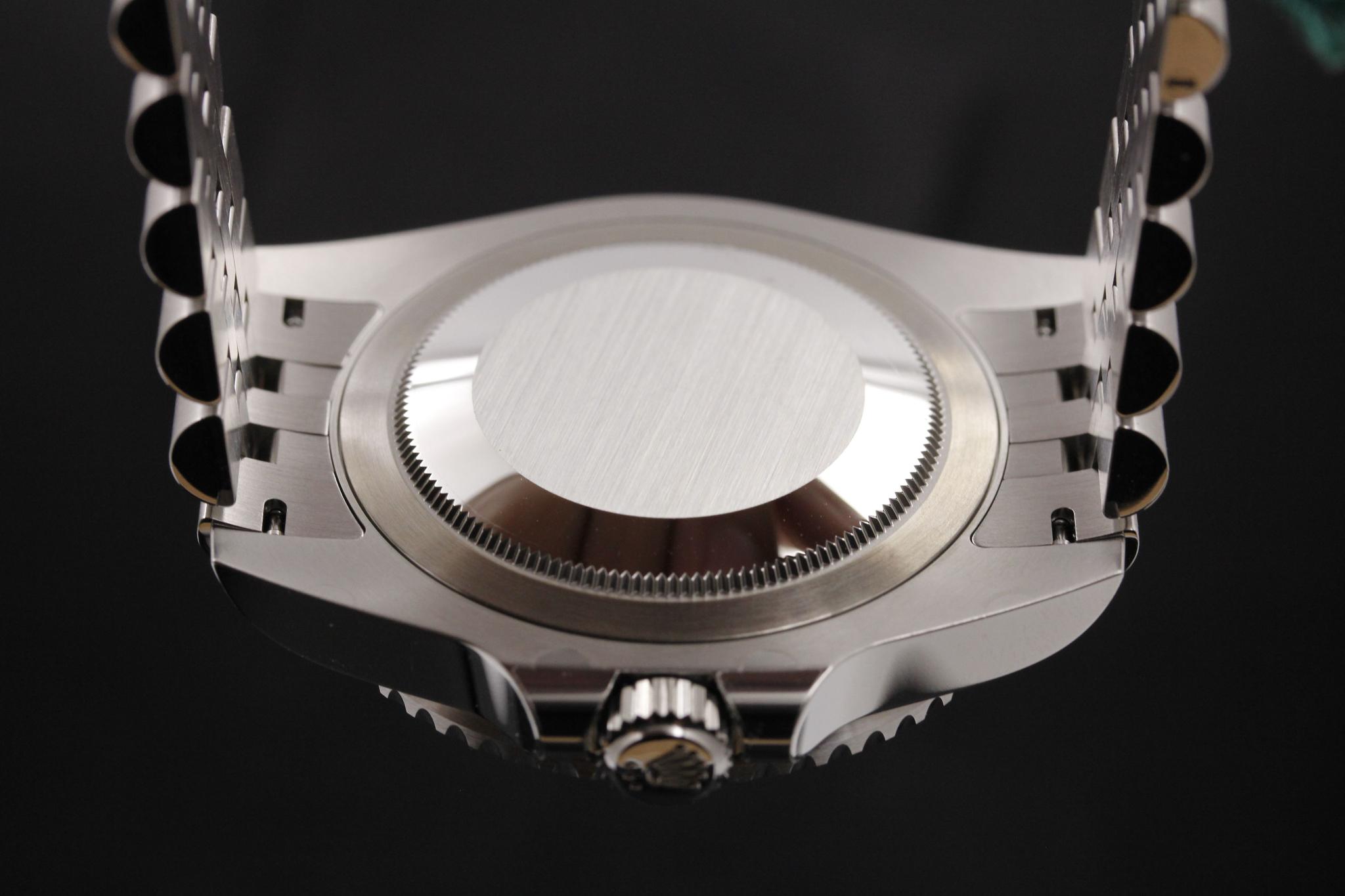Watch Image 7