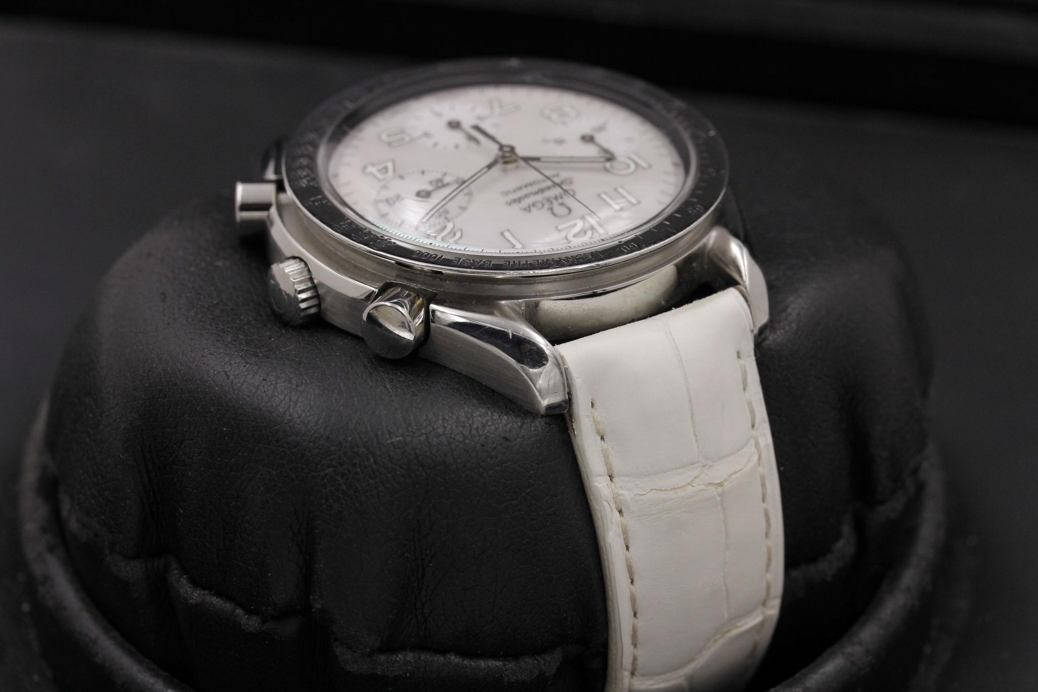 Watch Image 4
