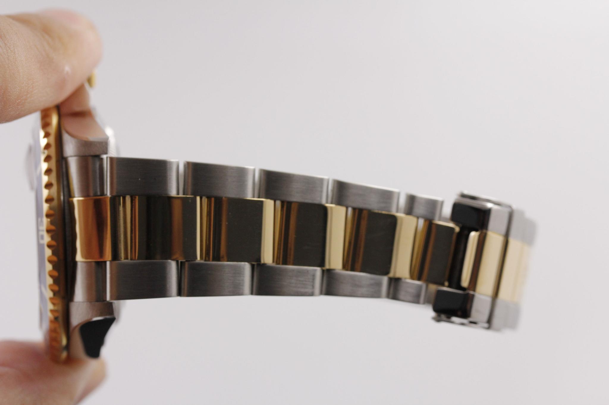 Watch Image 11