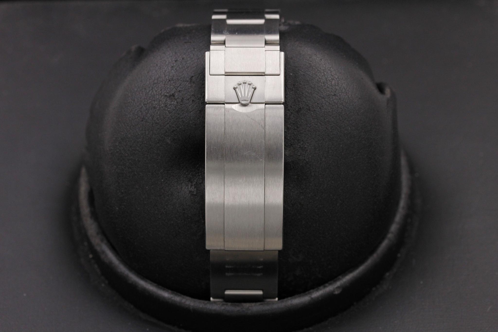 Watch Image 8