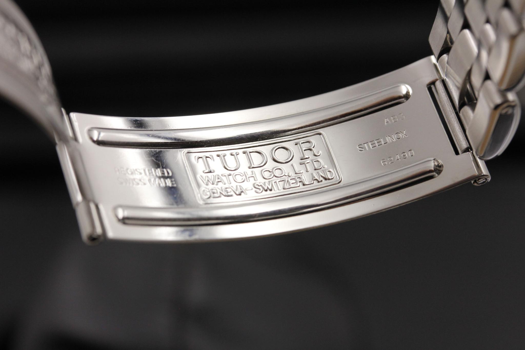 Watch Image 10