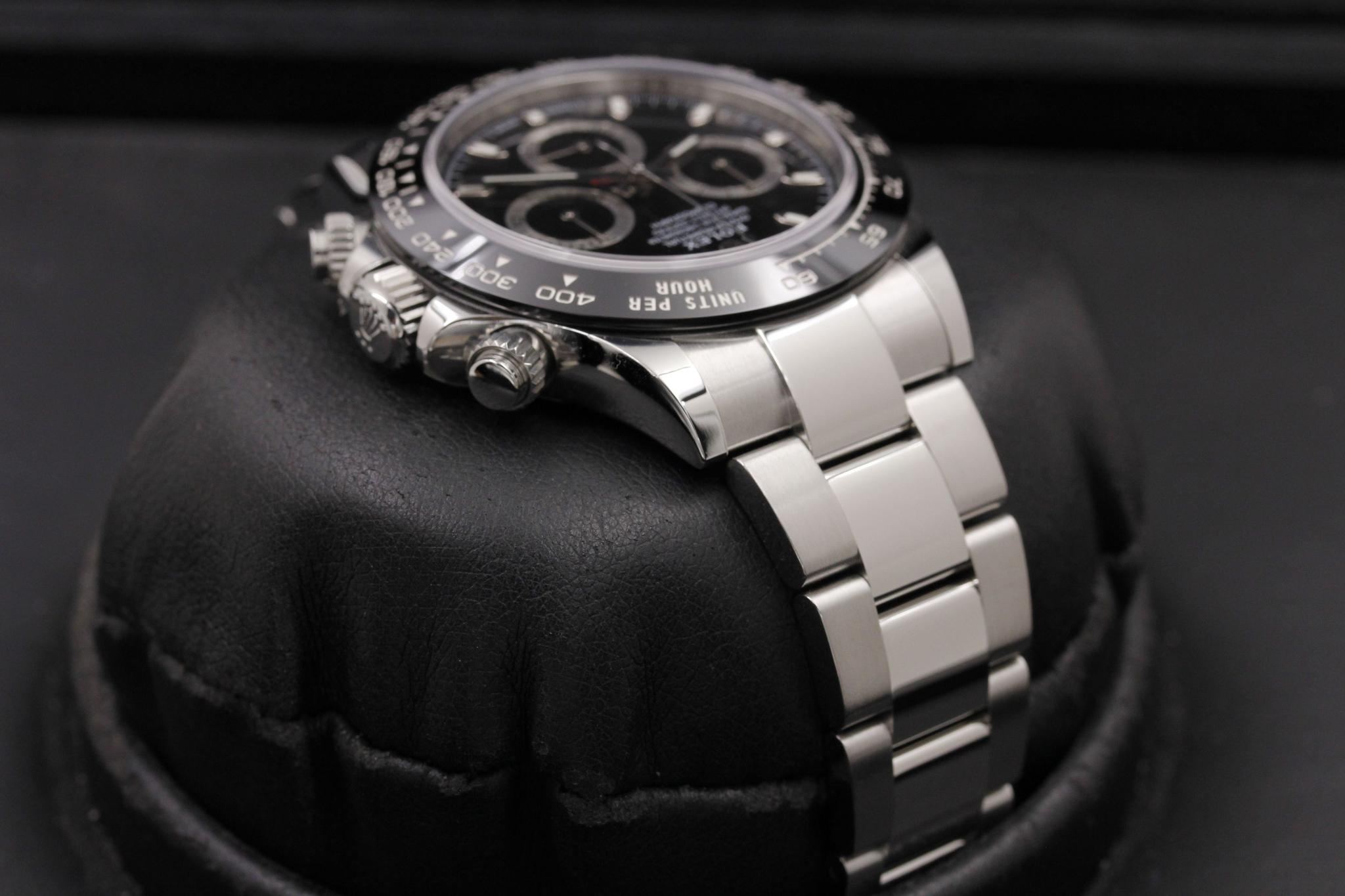 Watch Image 4
