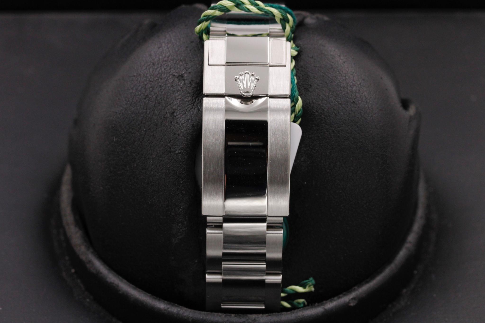 Watch Image 8