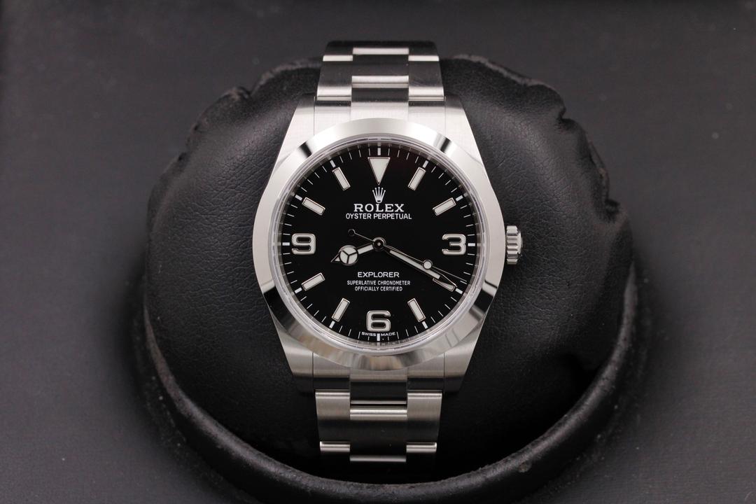 Rolex Explorer I 214270