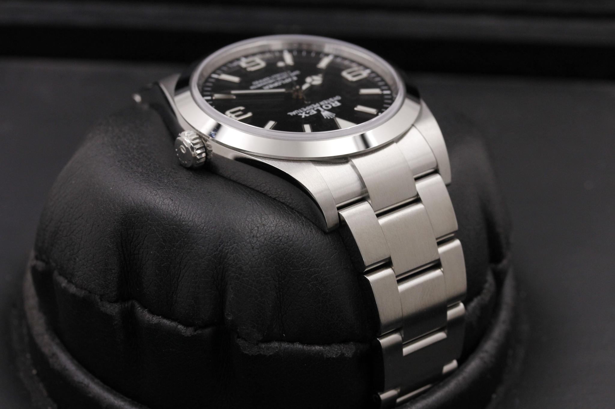 Watch Image 4