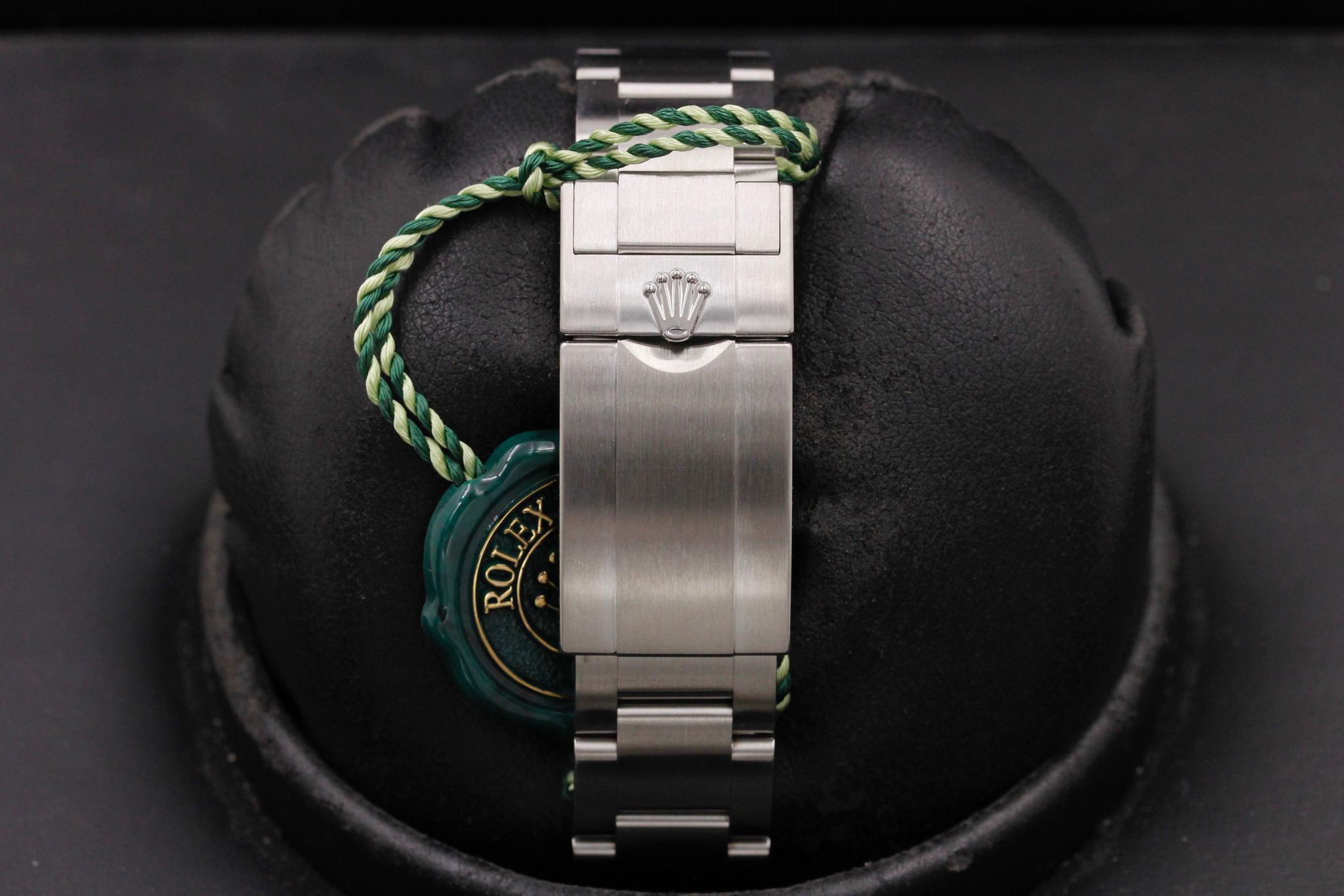 Watch Image 8