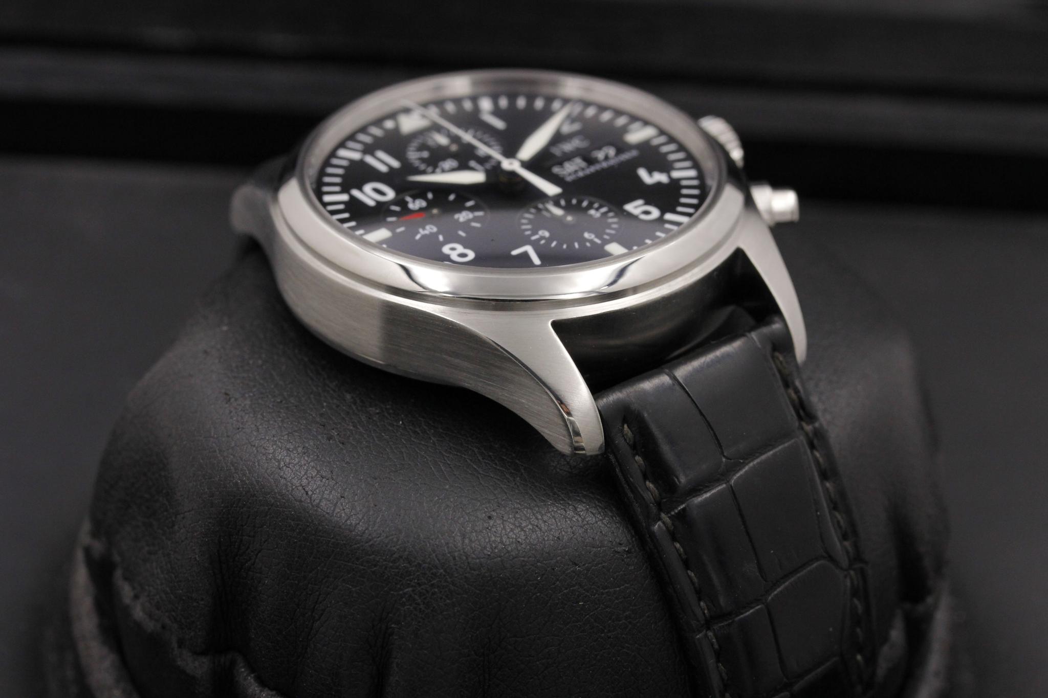 Watch Image 6