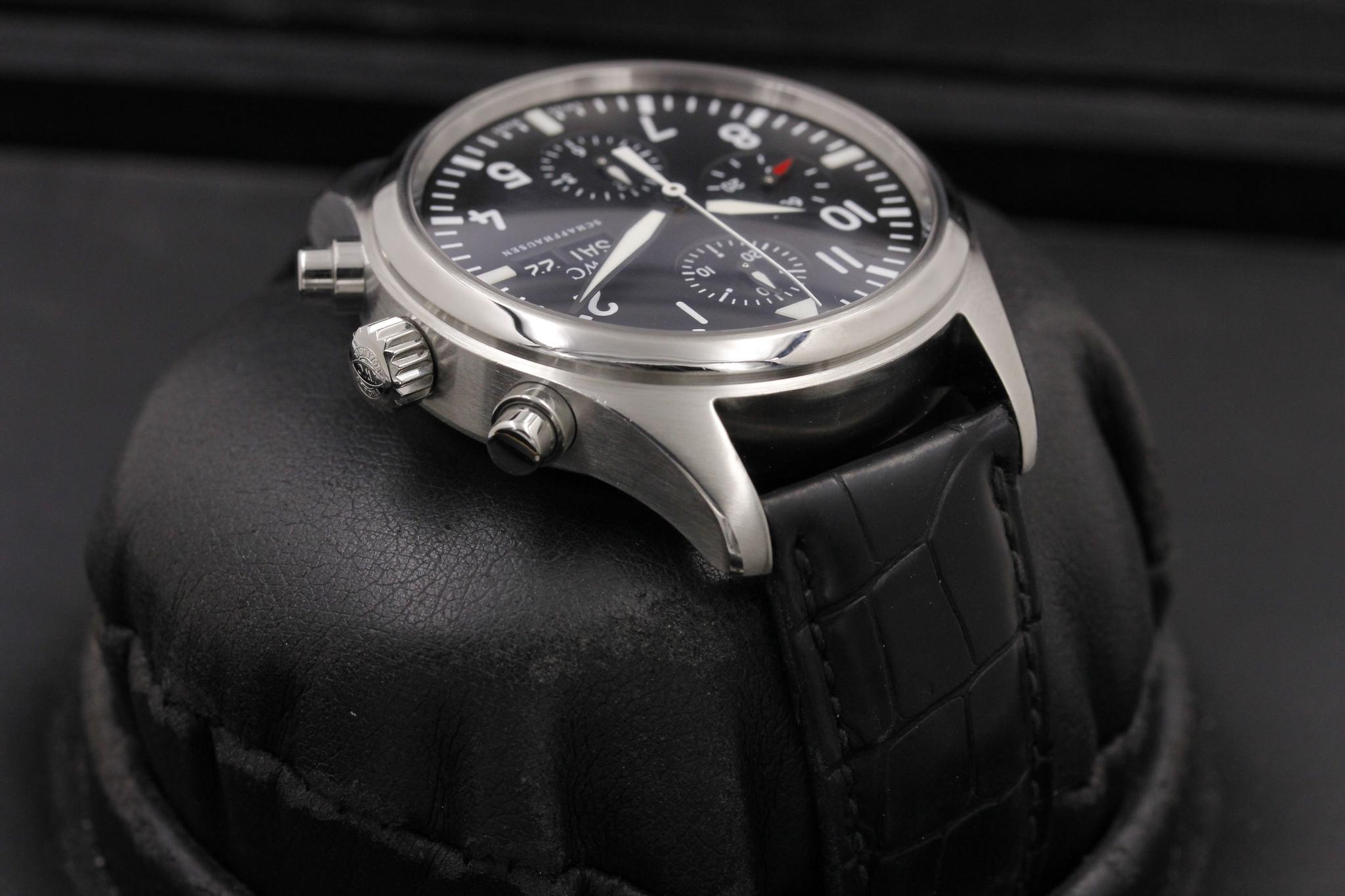 Watch Image 4