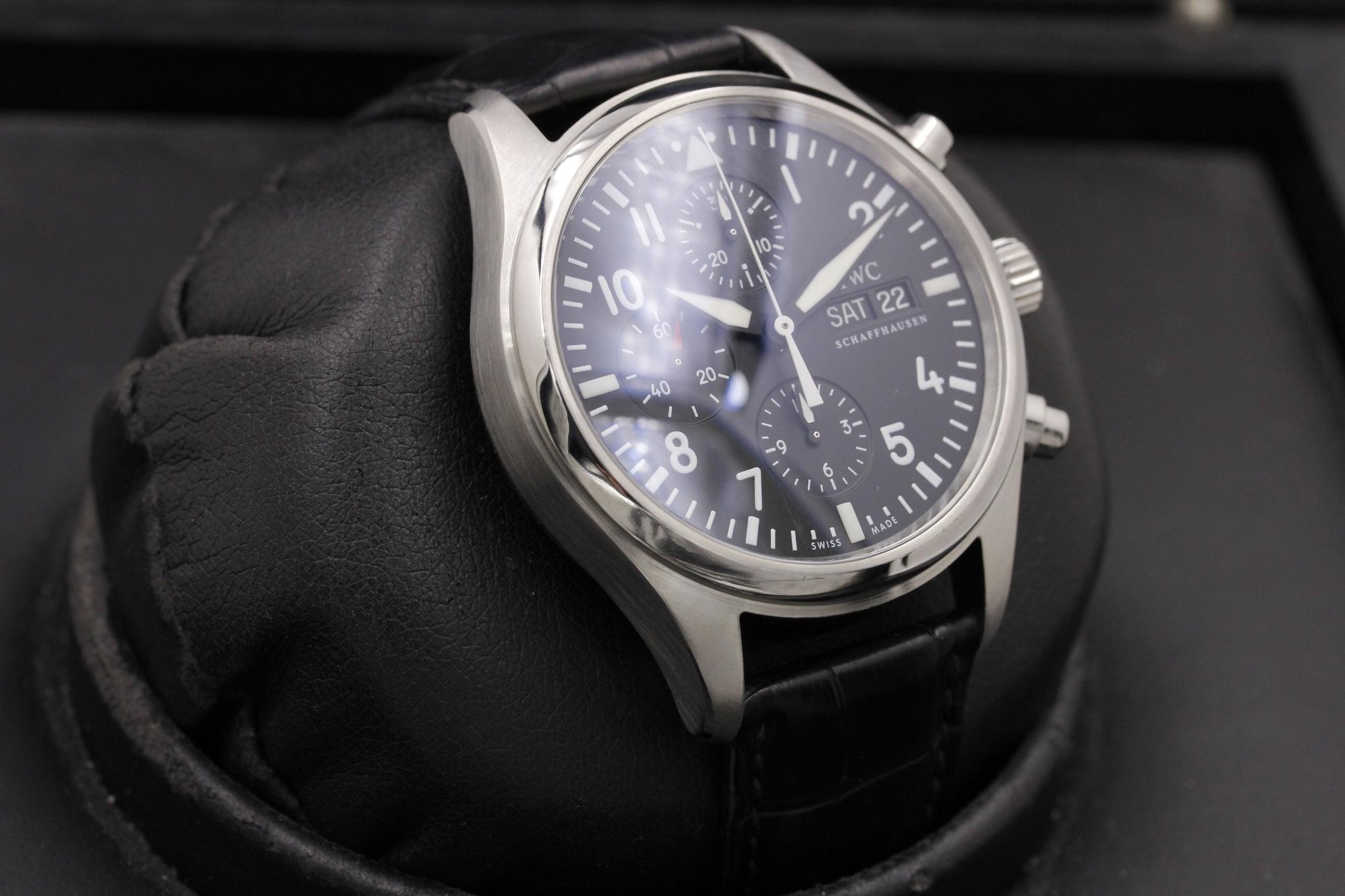 Watch Image 10