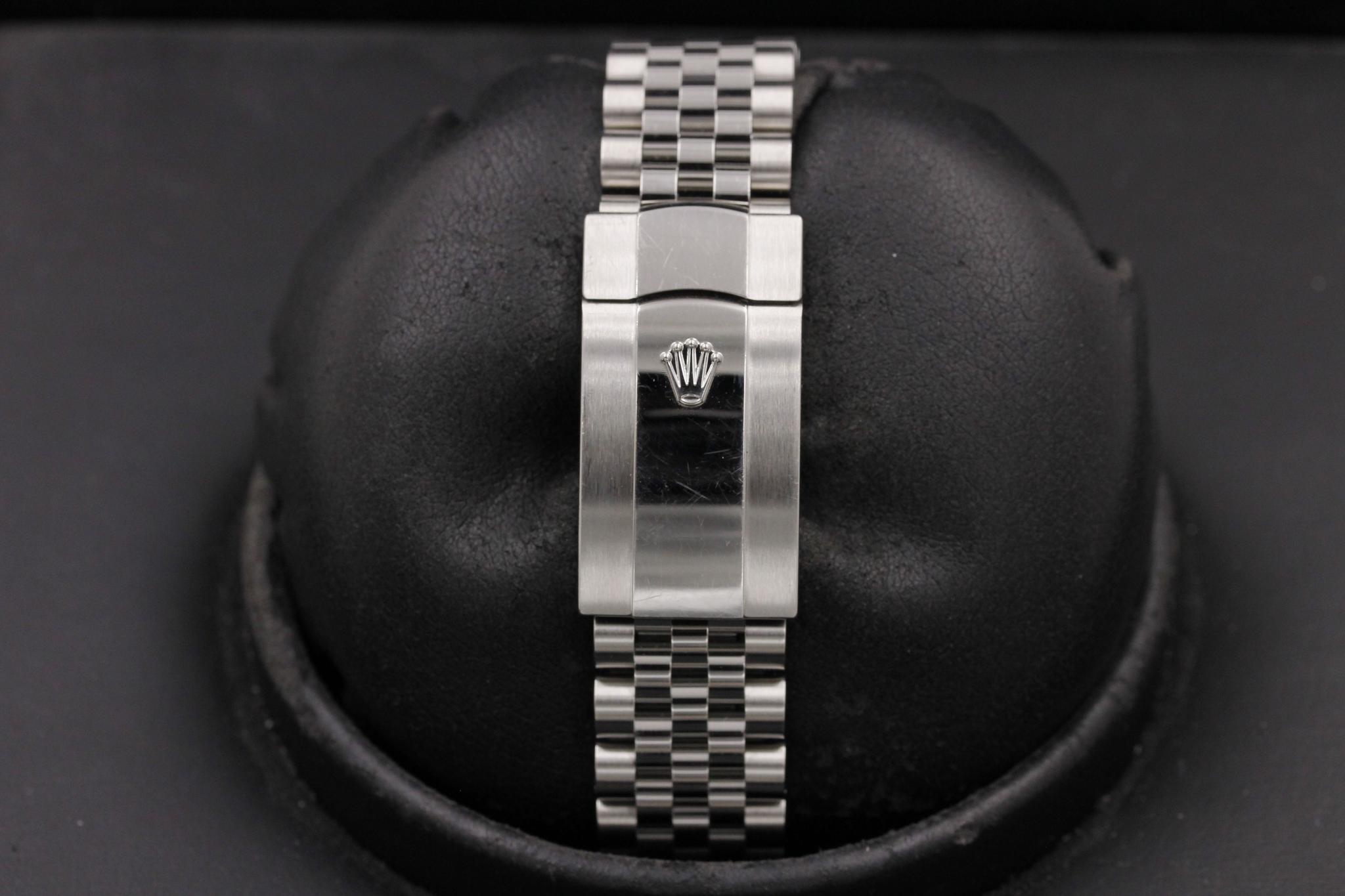 Watch Image 8