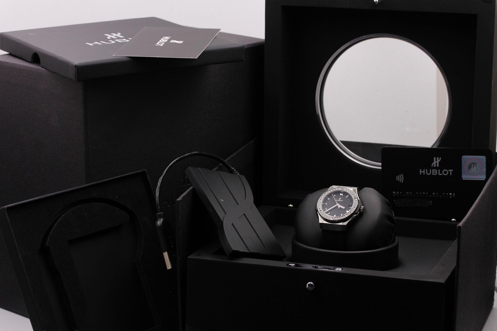 Watch Image 11
