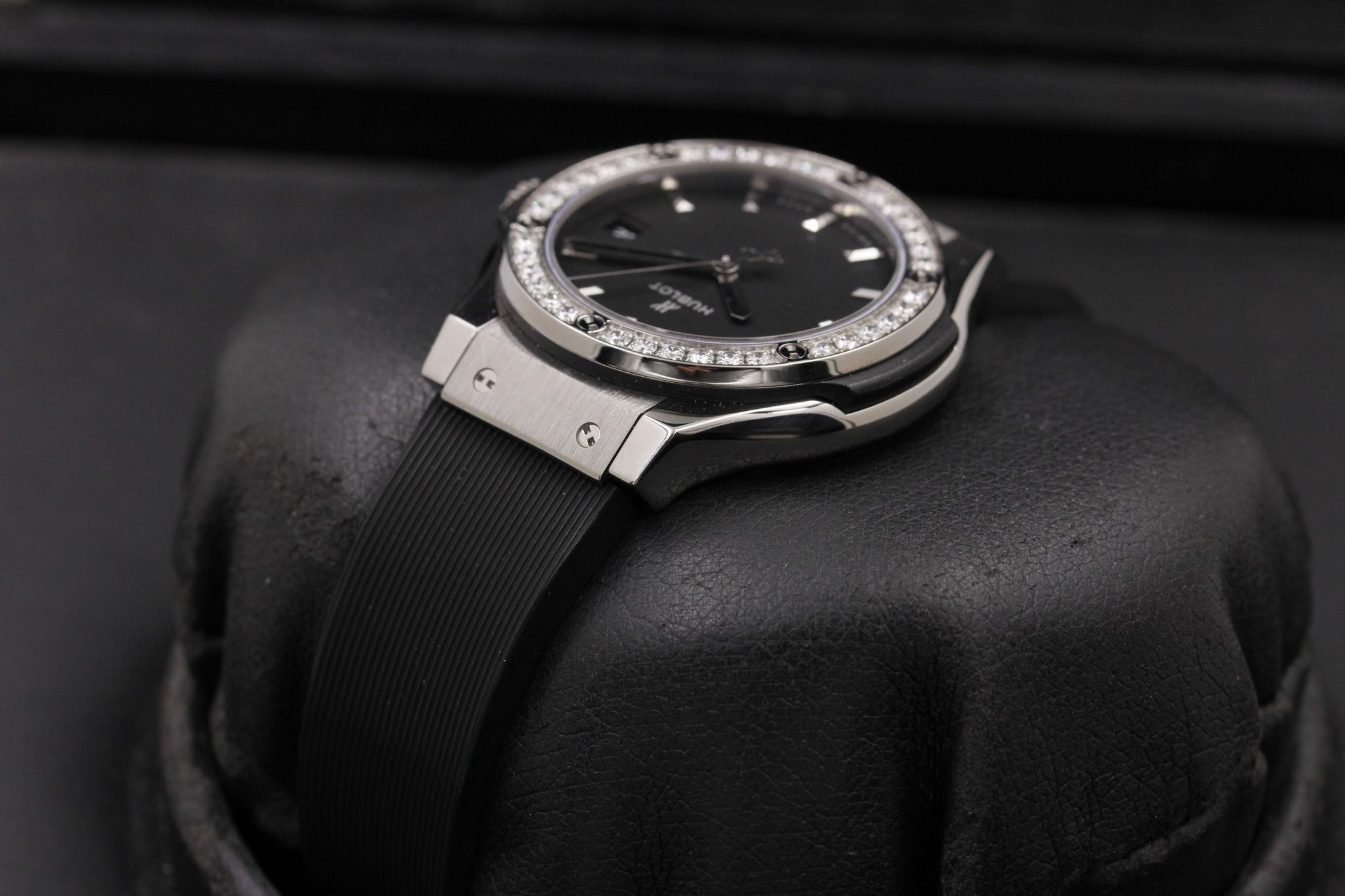 Watch Image 5