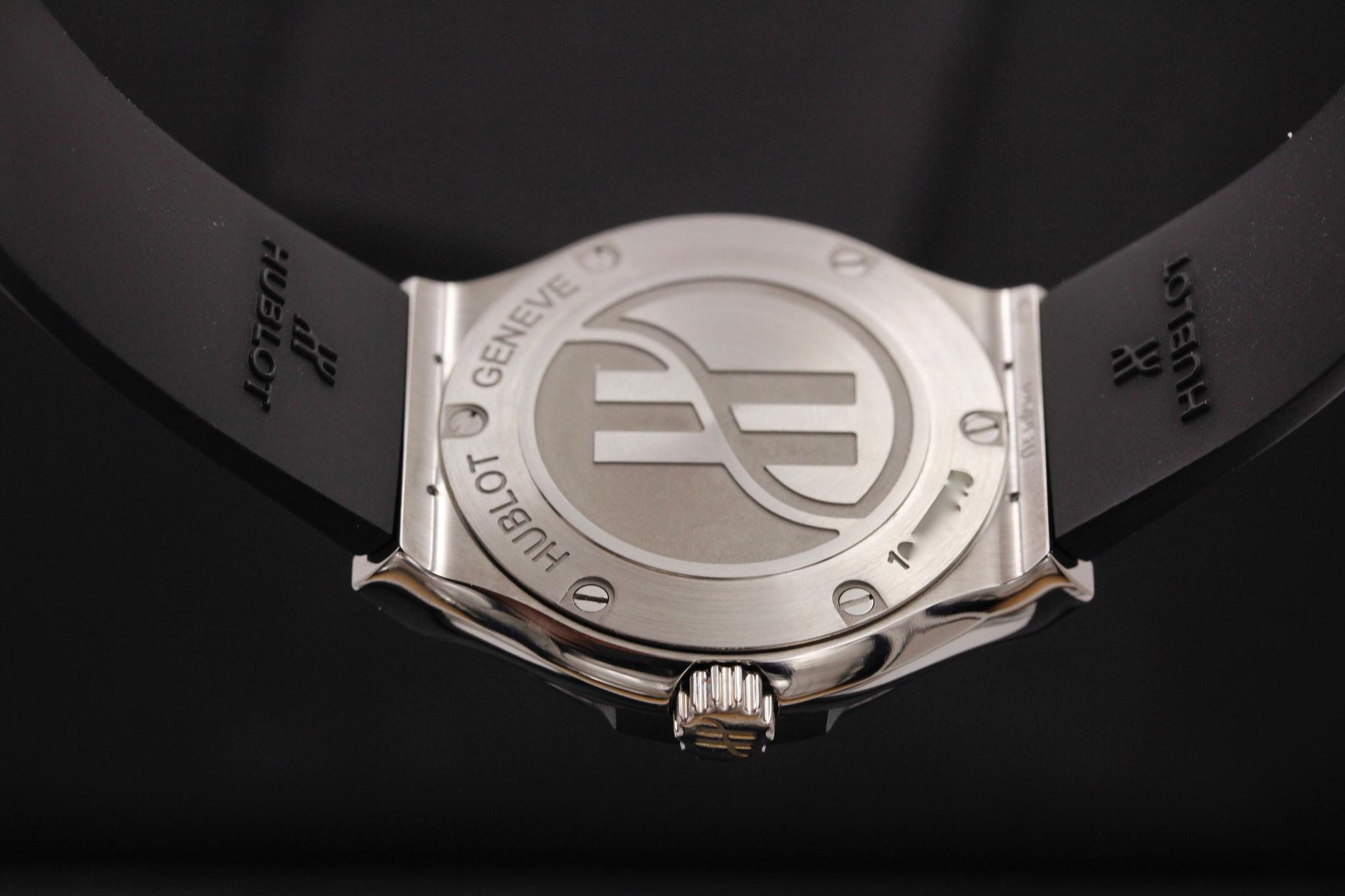 Watch Image 7
