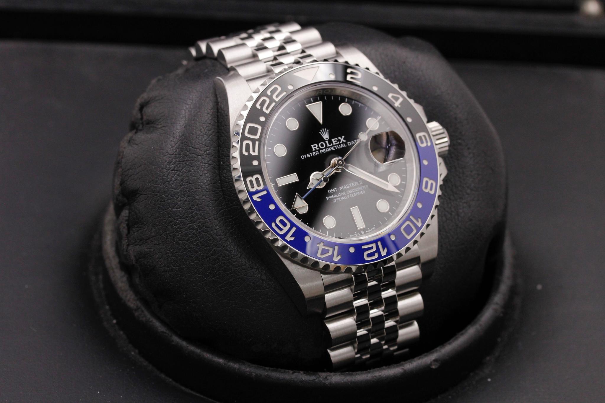 Watch Image 10
