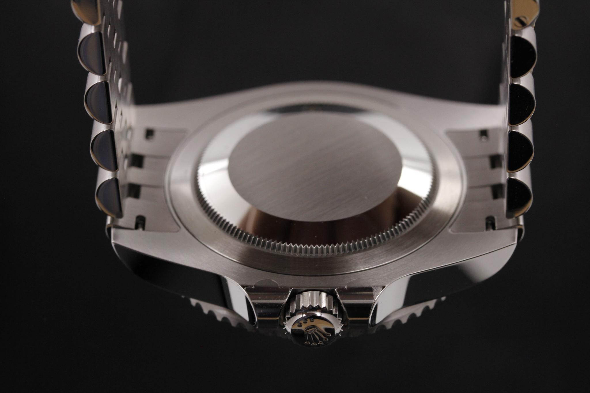 Watch Image 7