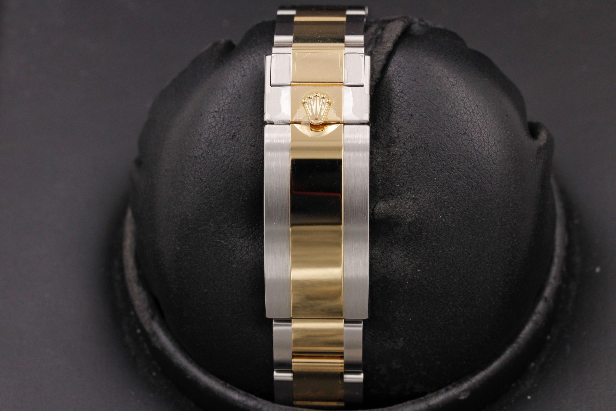 Watch Image 8